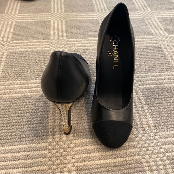 Chanel Pumps With Pearl Heel - Picture 3 of 7